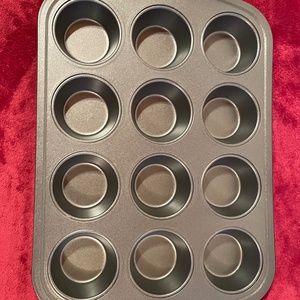 Baker's Secret  Muffin Pan